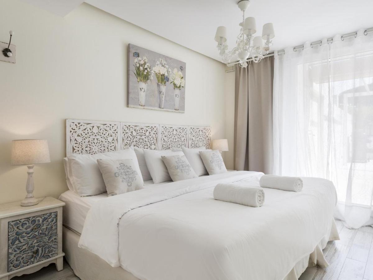 Sitges Spaces Mediterranean Apartments 5 Bedrooms, 4 Bathrooms, 75M2 Terrace, Centre Sitges- Sleeps 11 Εξωτερικό φωτογραφία