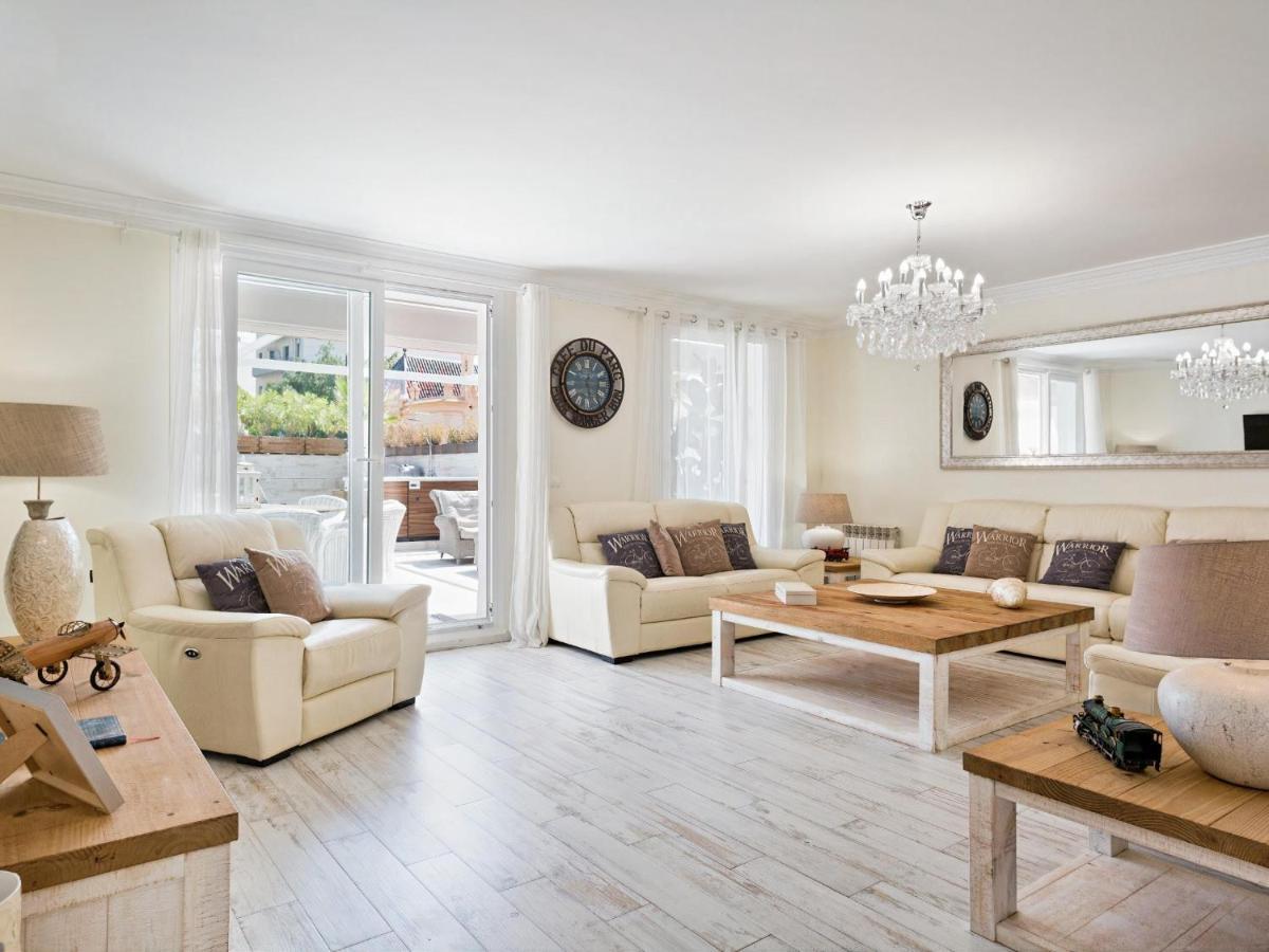 Sitges Spaces Mediterranean Apartments 5 Bedrooms, 4 Bathrooms, 75M2 Terrace, Centre Sitges- Sleeps 11 Εξωτερικό φωτογραφία