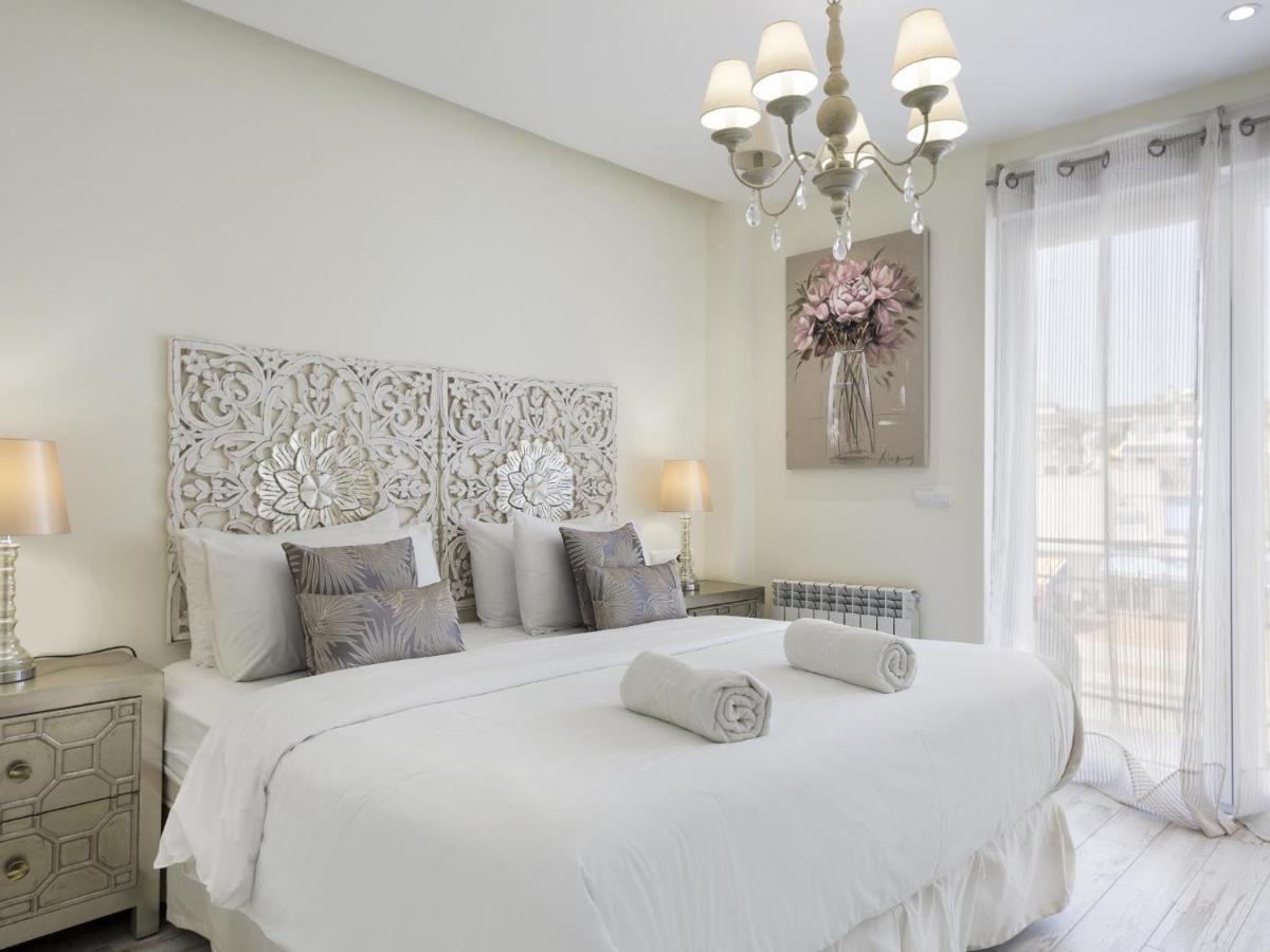 Sitges Spaces Mediterranean Apartments 5 Bedrooms, 4 Bathrooms, 75M2 Terrace, Centre Sitges- Sleeps 11 Εξωτερικό φωτογραφία